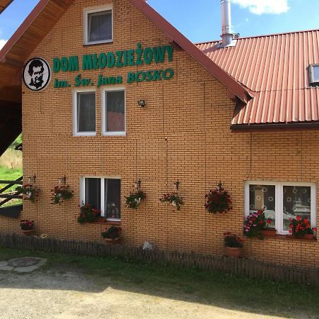 Dom Mlodziezowy W Polanie Apartment Serednie Male Exterior photo