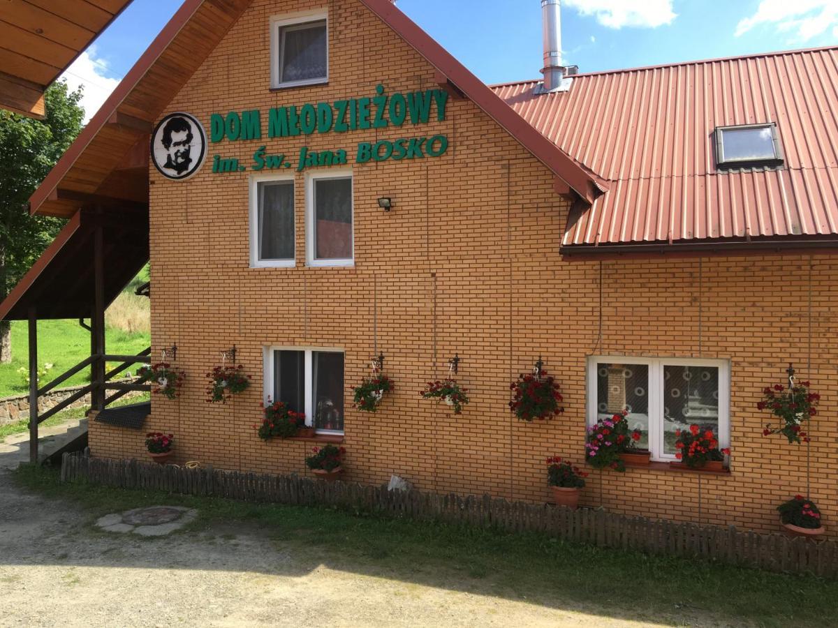 Dom Mlodziezowy W Polanie Apartment Serednie Male Exterior photo